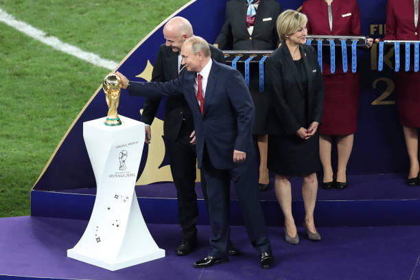 B费获得了 B费获得了